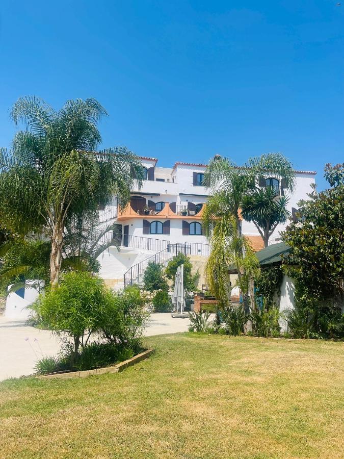 La Pina Guest house *